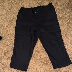 Duluth Trading Co. Black Dry on the Fly Cargo Capris 18W